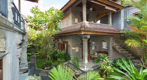Bali Moon Guest House Bed and Breakfast in Ubud