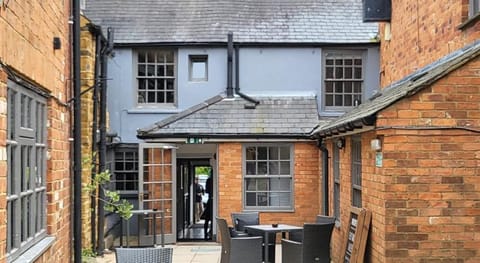 OYO Unicorn Inn Hotel in West Oxfordshire District