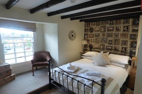 OYO Unicorn Inn Hotel in West Oxfordshire District