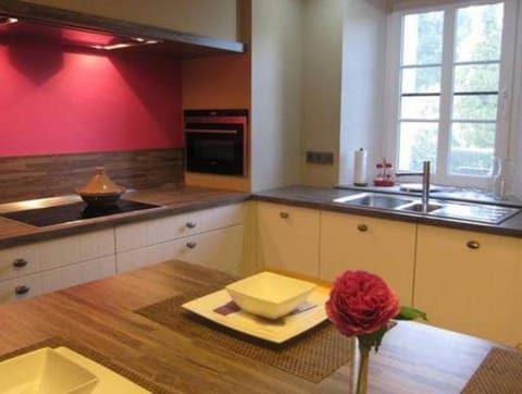 Traditional Cottage with private terrace Vacation rental in Wallonia, Belgium