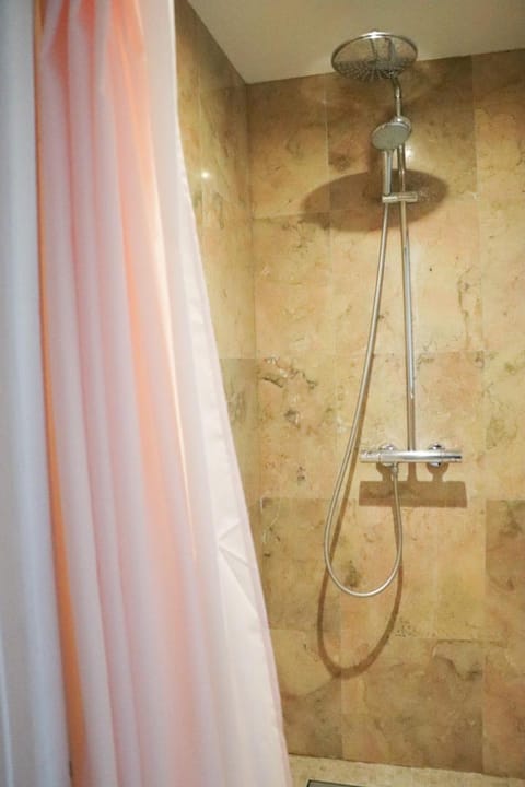 Le Logis d'Arniere Bed and Breakfast in Île-de-France