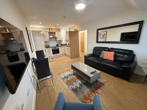 House of Fisher - City Wall House Apartment in Reading