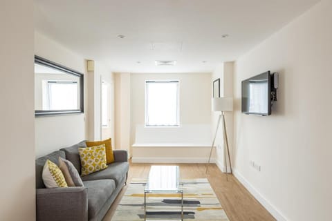 House of Fisher - City Wall House Apartment in Reading