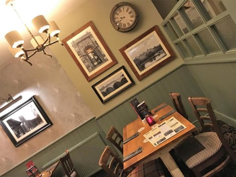 Sturdy`s Castle - Historic Coaching Inn near Blenheim Palace, Oxfordshire Motel in West Oxfordshire District