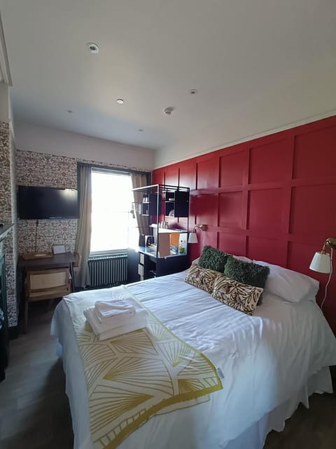 Rooms on The Prom Hotel in Cheltenham