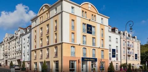 Quality Suites Maisons-Laffitte Paris Ouest Hotel in Sartrouville