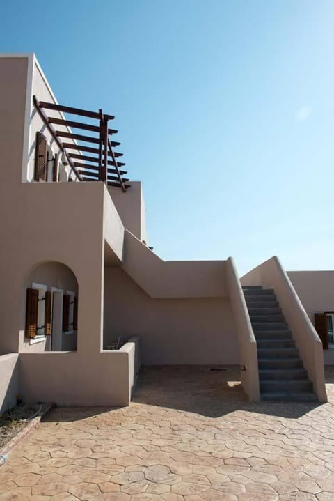 Moonlight Apartments & Suites Apartment in Thera