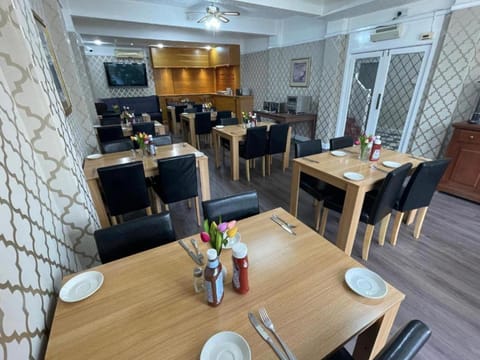 OYO Queens Hotel, Skegness Hotel in Skegness