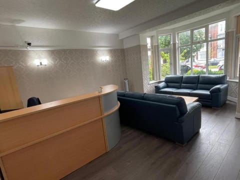 OYO Queens Hotel, Skegness Hotel in Skegness