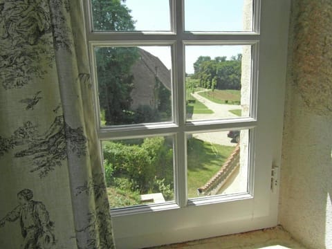 Castle in Le Veurdre near Forest and River Vacation rental in Centre-Val de Loire