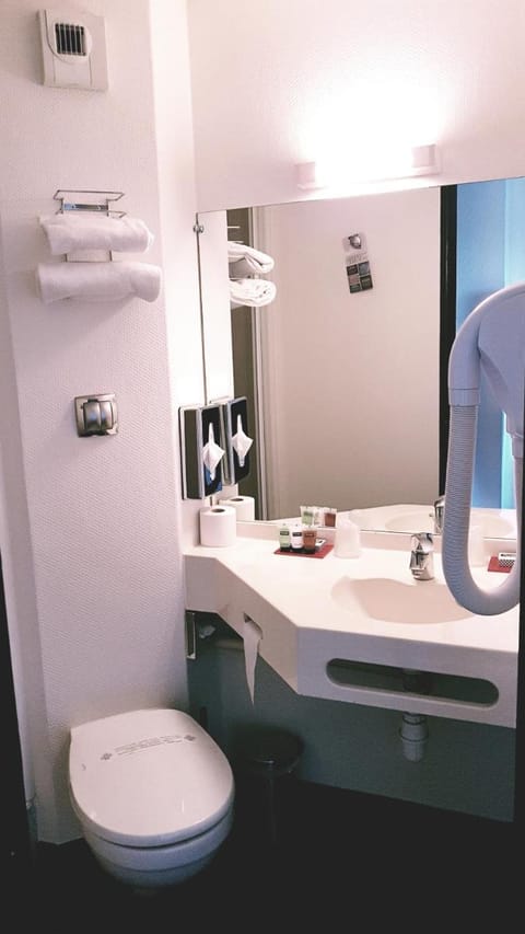 Kyriad Design Enzo Cannes Ecluse Hotel in Île-de-France