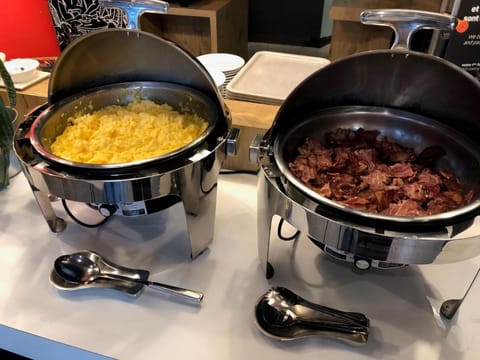 ibis Paris Porte de Clichy Centre Hotel in Clichy