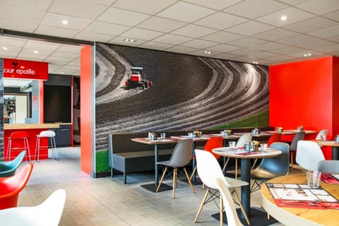 ibis Saint-Denis Stade Ouest Hotel in Saint-Denis, France