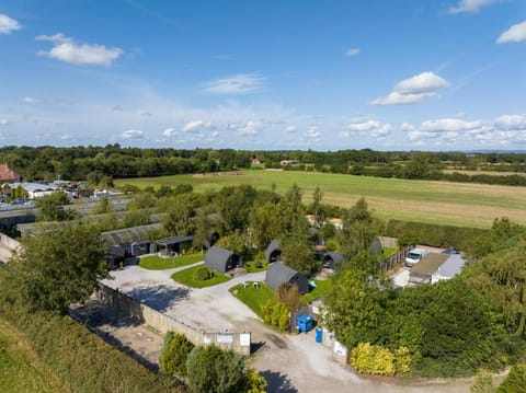 The Little Hide - Adult Only Camping Pods Apartment in England