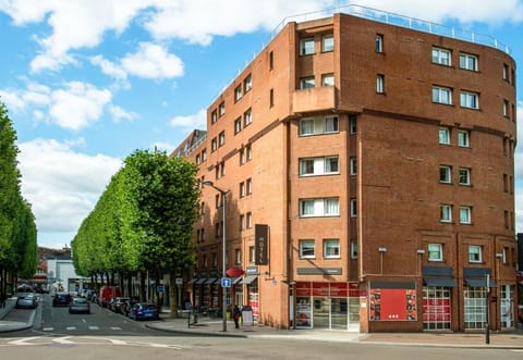 B&B HOTEL Lille Roubaix Centre Grand-Place Hotel in Flanders