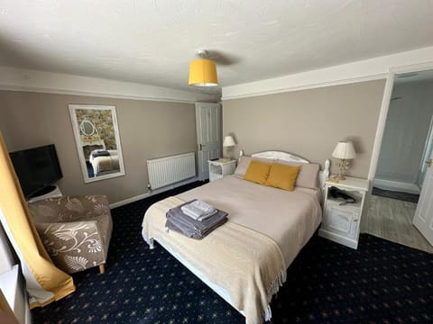 The Black Horse Inn Hotel in Stroud District