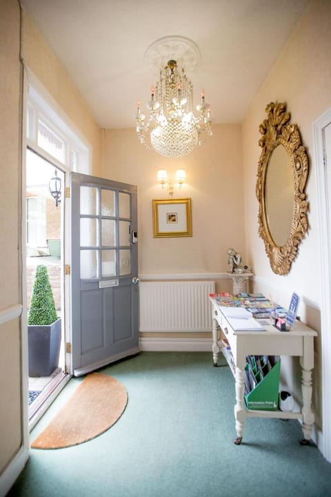 Beaufort Lodge - Central Location & Free Parking Bed and Breakfast in Taunton