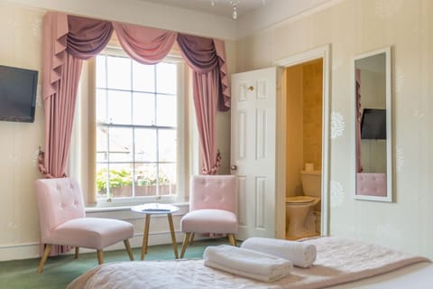Beaufort Lodge - Central Location & Free Parking Bed and Breakfast in Taunton