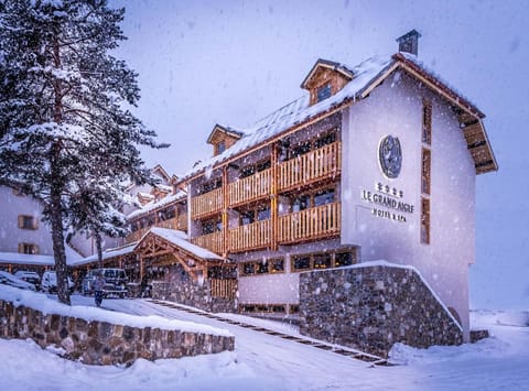 Le Grand Aigle Hotel & Spa**** Hotel in Saint-Chaffrey