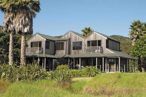 Pawhaoa Bay Villas Lodge in Northland