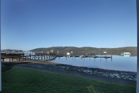 Laguna Grove Holiday Rentals Apartment in Knysna