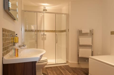 The Wychwood Inn Hotel in West Oxfordshire District