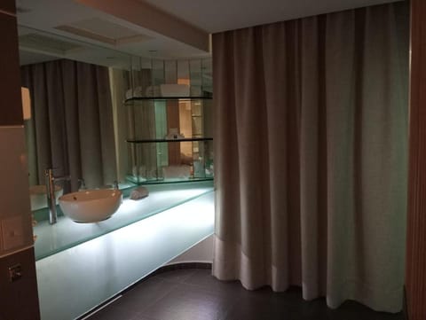 Ramada by Wyndham Mexico City Santa Fe Hotel in Mexico City