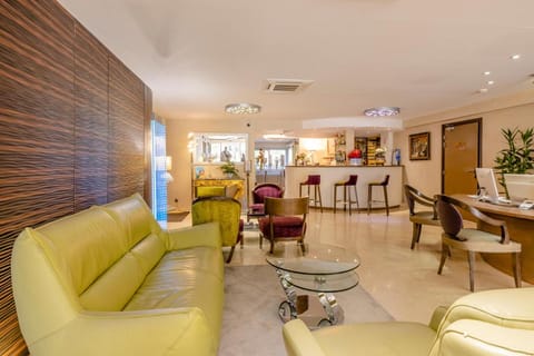 Hotel Les Trois Roses, Meylan Grenoble The Originals Boutique Hotel in Meylan