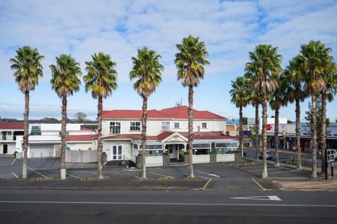 Tuakau Hotel Hotel in Waikato