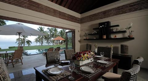 Villa Rumah Pantai Bed and Breakfast in West Selemadeg