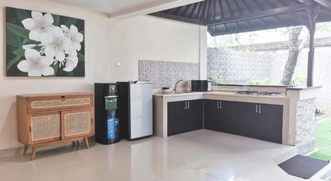 Kumpul Kumpul Villa Seminyak - CHSE Certified Villa in Kuta