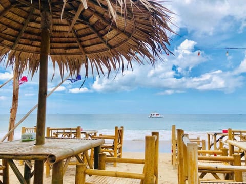 Lanta Palm Beach Resort Hotel in Sala Dan