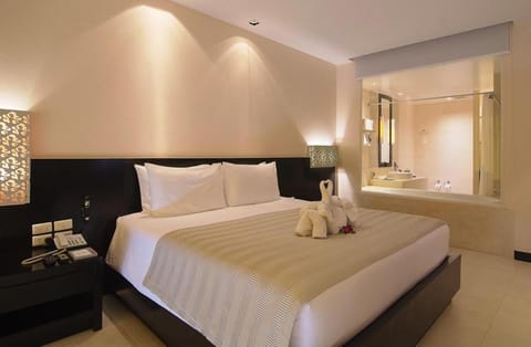 Apsara Beachfront Resort & Villa (SHA Plus) Hotel in Khuekkhak