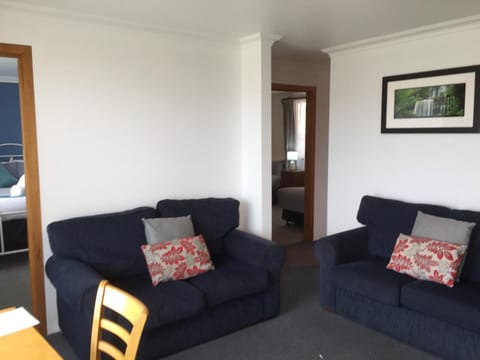 Regatta Point Tavern & Holiday Villas Campground/ 
RV Resort in Strahan