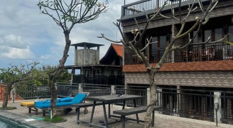 Brekele Berawa Beach House Hotel in North Kuta