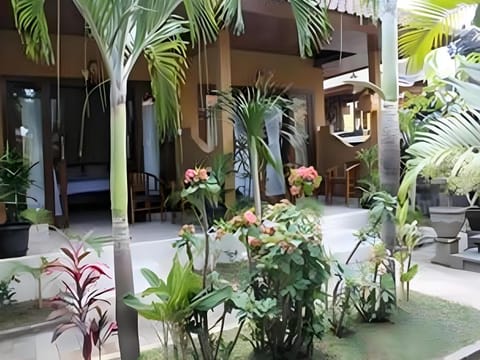Brekele Berawa Beach House Hotel in North Kuta