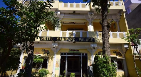 Hotel Bani Park Palace Hotel in Jaipur