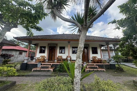 Arlina's Hotel Kintamani Hotel in Karangasem Regency