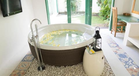 Artemis Villa & Hotel Campground/
RV Resort in Kuta