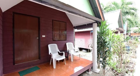 Phi Phi Twin Palms Bungalow Resort in Krabi Changwat