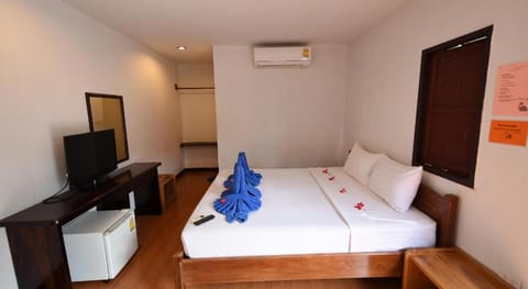 Phi Phi Twin Palms Bungalow Resort in Krabi Changwat