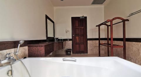 Holiday Villa Hotel Resort in Sala Dan