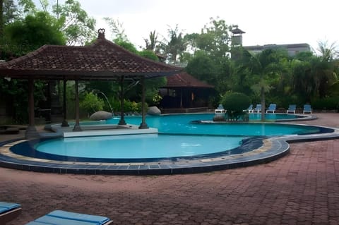 Matahari Bungalow Hotel Bed and Breakfast in Kuta