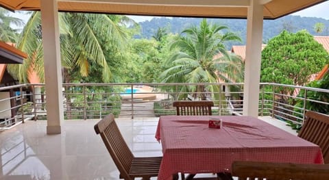 Lanta Summer House Hotel in Sala Dan