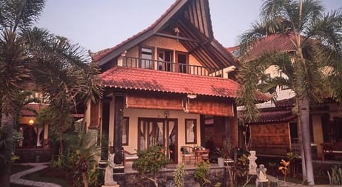 Tradisi Beach Front Villas Bed and Breakfast in Abang