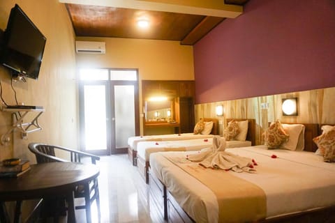 Amed Cafe & Hotel Kebun Wayan Vacation rental in Abang