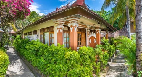 Paradise Palm Beach Bungalows Campground/
RV Resort in Karangasem Regency