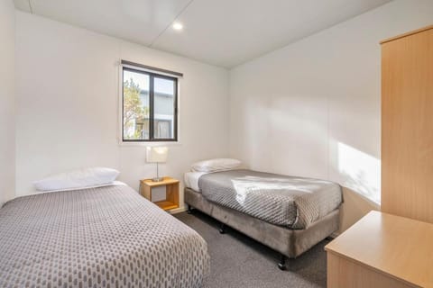 Swansea Beach Chalets Campground/
RV Resort in Tasmania