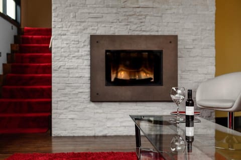 Corinda Contemporary Apartment in Hobart