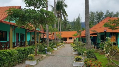 Lanta L.D. Beach Bungalows Resort in Sala Dan